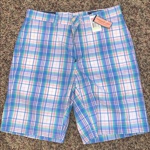 Vineyard Vines 9 inch breaker shorts. Size 30